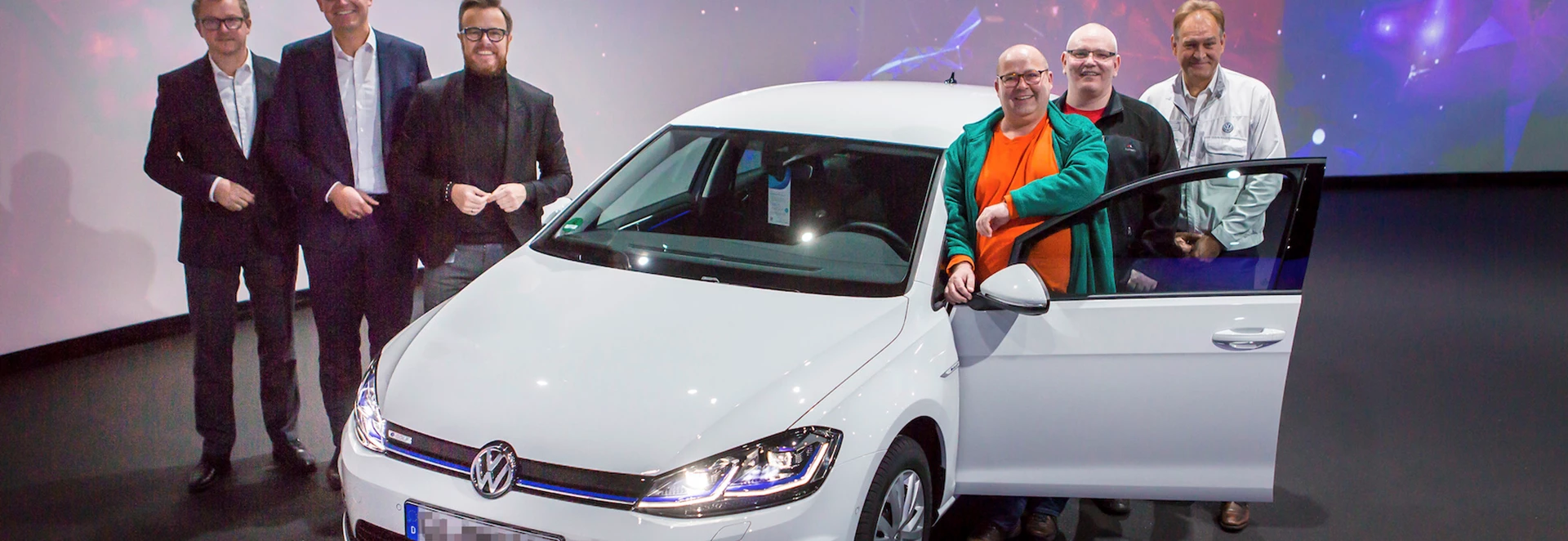 100,000th electric Volkswagen e-Golf hits production